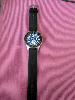 Gepflegte Samsung Galaxy Watch R800 46mm Edelstahlgehäuse-Silber mit 3Armbänder - Bild 1 von 4