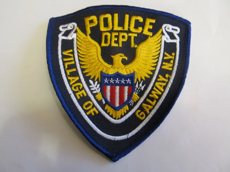 Parche de policía de New York Galway Village Foto 1 de 1