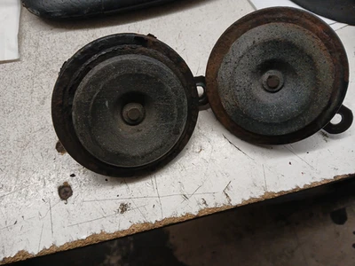 Sirena alarma bocina Bosch 20016 USADA W123 Mercedes Benz 300TD Foto 1 de 4