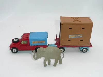 Corgi Geschenkset 19 Chipperfields Circus Land Rover mit Elefant & Käfig auf Anhänger - Bild 1 von 4