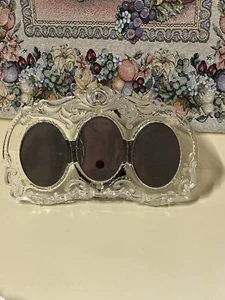 Mikasa Kristall Dreifach Bilderrahmen Geprägt Floral 13”x7.3” (hält 3-3x4 Foto) - Bild 1 von 9