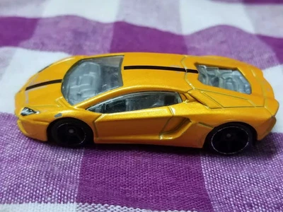 2011 RUOTE CALDE LAMBORGHINI AVENTADOR LP 700-4 ARANCIONE 1:64 PRESSOFUSO - Immagine 1 di 4