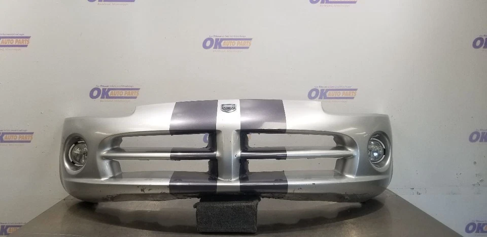 04 DODGE VIPER GEN 3 FRONT BUMPER ASSEMBLY SILVER WITH GRAY STRIPES Foto 1 de 4