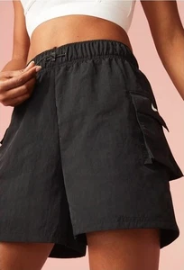 NEW Size X-Small Women's Nike Woven High Rise Cargo Shorts Black XS - Picture 1 of 6