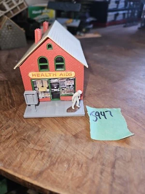 HEALTH STORE, HO SCALE, SEE PHOTO - Image 1 of 4