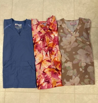Lot Of 3 Women’s  Scrub Tops Sz XS/XXS - Image 1 of 4