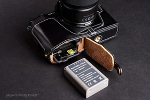 Estuche con media cámara de cuero genuino real para Olympus OM-D E-M5 parte inferior abierta B - Imagen 1 de 9