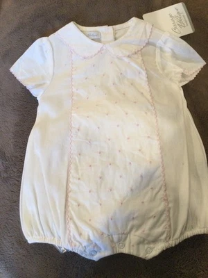 NUEVO CON ETIQUETAS Carriage Boutique Niñas Talla 6m 100% Algodón Blanco Rosa Creeper Foto 1 de 4