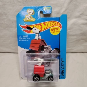 2014 Hot Wheels SNOOPY 88/250 HW CITY TOONED II PEANUTS dog house 2013 Mattel - Picture 1 of 2