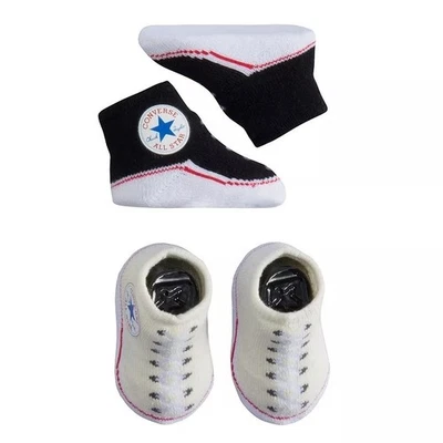 Conjunto de botines infantiles Converse 0-6 meses zapatos calcetines blancos y negros  Foto 1 de 3