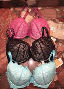 NWT $90 Chantelle Rive Gauche Floral Lace Sexy Plunge Padded Push-Up UW Bra 3082