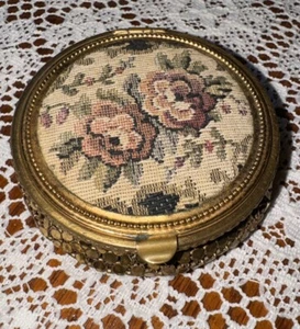 Trucco compatto in polvere vintage floreale Petit Point - Foto 1 di 11
