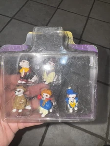 RARE Carded Wishbone "Big Heroes Come in Small Packages" Mini Figures - Set of 5 - Bild 1 von 2