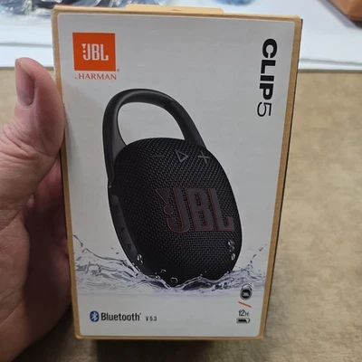 JBL Clip 5 Waterproof Bluetooth Speaker 12H Playtime Carabiner Pro Sound, Black - Image 1 of 4