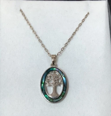 Paua Shell Tree Of Life Pendant On A Chain - Imagem 1 de 3