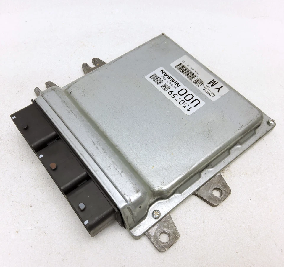 Computadora módulo de control del motor ECM ECU 2014 Infiniti Q50 BEM394-000 Foto 1 de 4