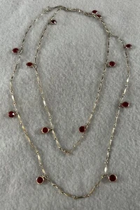 Collana catena vintage con charms cristallo rosso 50" - Foto 1 di 2