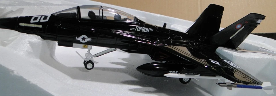 Avión de combate 1:48b Jet17Post Segunda Guerra Mundial 51METAL modelo 18f 4Top Armour Foto 1 de 1