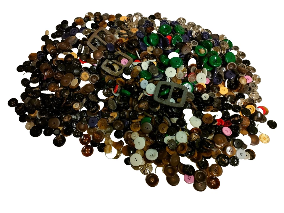 3 kg Knöpfe Konvolut - viele Farben u. Größen, Zufallsmischung neue und alte - Bild 1 von 1