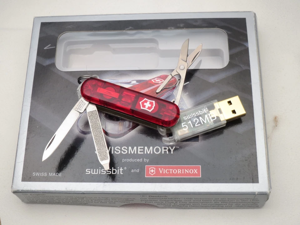 Victorinox Swiss Army 58 мм классический нож старше SWISSMEMORY - 512 MB USB-накопитель - Изображение 1 из 4
