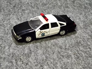 California Highway Patrol-Chevrolet Caprice Police Car 1:43 Road Champs Diecast - Picture 1 of 15