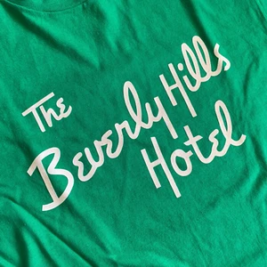 VINTAGE 80s THE BEVERLY HILLS HOTEL GIFT SHOP GREEN T-SHIRT MEN SZ S LOS ANGELES - Picture 1 of 8