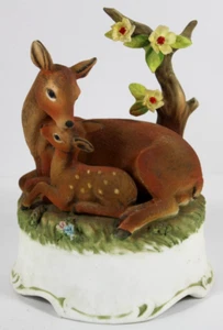 De colección. Caja de música Towle Fine Bone China Deer, Doe & Fawn You Are The Sunshine Of... - Imagen 1 de 7