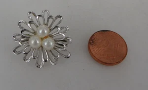 Kleine florale Brosche mit 3 Perlen Sterling Silber (107556) - Picture 1 of 6