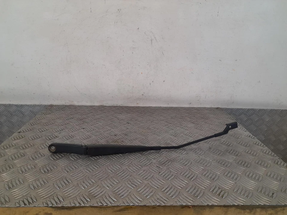 Рычаг стеклоочистителя сиденья левый передний пассажирский Mk4 2008-2017  - Изображение 1 из 4