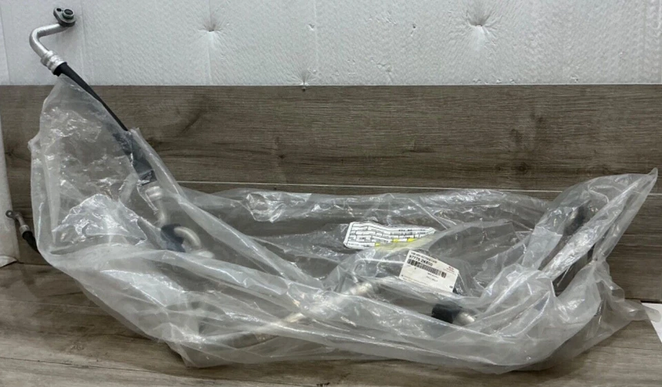 Aire acondicionado Liquid Line 977752K600 Kia Soul 1,6 L 2012-2013 Foto 1 de 4