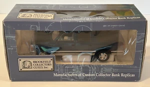 Brookfield Collectors Guild, Inc. 1994 GMC Suburban Blue 1:24 Scale Diecast Bank - Picture 1 of 7
