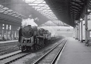 PHOTO BR British Railways Steam Locomotive Class 9F 2-10-0 92205 at Huddersfield