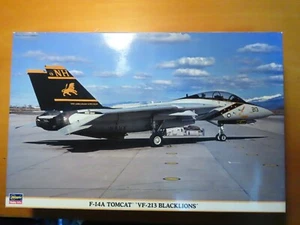 Hasegawa 1/48 F-14A TOMCAT `VF-213 BLKACKLIONS'  (09814) - Picture 1 of 9