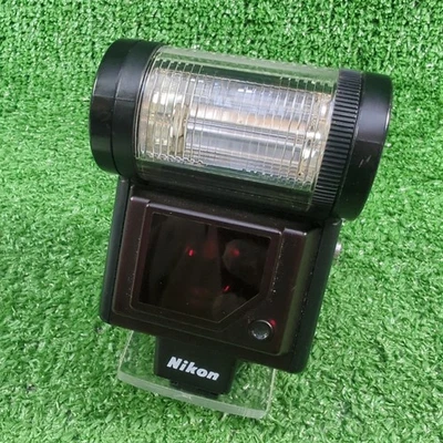NIKON SPEEDLIGHT SB-20 SHOE MOUNT CAMERA FLASH - Image 1 of 4