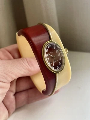 Vintage Dior Bulova Relógio de Punho Articulado de Baquelite em Marrom/Creme *Em Funcionamento* - Imagem 1 de 4