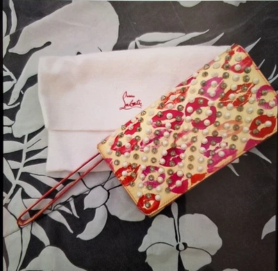 Christian Louboutin Macaron Cartera con Solapa con Picos LABIOS ROJOS CAJA/C/BOLSA PARA EL POLVO Incluida Foto 1 de 4