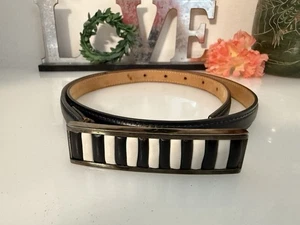 Black Leather Belt Unique Blk & White Leather Striped Buckle Vtg Size M 28"-32" - Picture 1 of 15