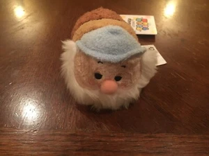 Disney Tsum Tsum Snow White And The Seven Dwarfs Sleepy Mini Plush, New - Picture 1 of 2