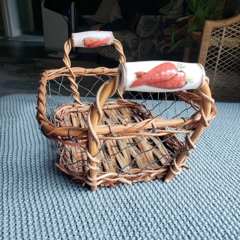 Vintage Rectangular Wicker/Metal Basket Carrot Porcelain Handles  10"x9"x4" Cover