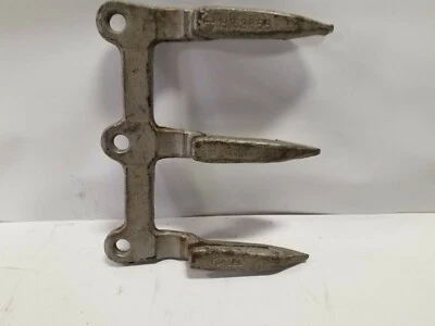 Protector de cuchillo de cabeza de grano de 3 puntas H153855 para cabeza de grano John Deere 600, 800 y 900 Foto 1 de 4