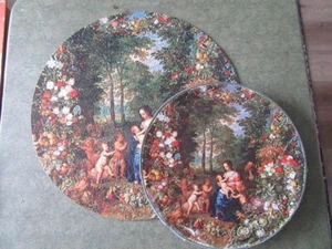 Vintage Springbok The Holy Family In A Garland Of Flowers Round Jigsaw Puzzle - Picture 1 of 12