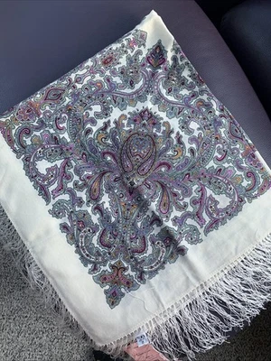 pavlovo posad shawl  “ Amulet “, 100- Wool Size: 89x89 Cm, Or 36x36” - Image 1 of 4