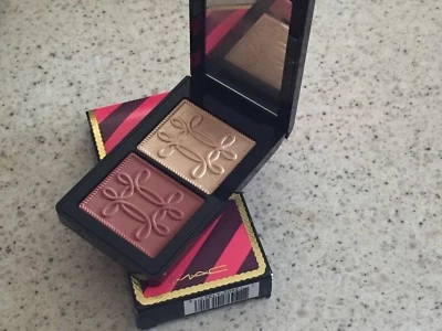 MAC Nutcracker Sweet Copper Face Compact Whisper of Gilt / Pleasure Model - Image 1 of 4