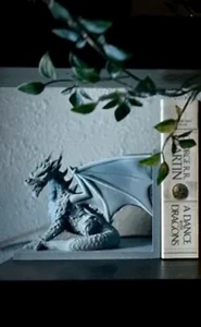 Dragon Bookends - 3D printed Fantasy Book Pillars - Gothic Home Decor - Picture 1 of 1