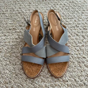 CLARKS Ellis Tilda Praline Leather Sandals 9.5M Strappy New w/out Box - Picture 1 of 8