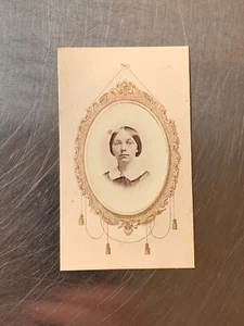 Victorian Cartes de Visite Vintage Photo CDV Civil War Era, Paper frame Woman - Picture 1 of 2