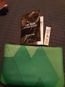Bolsa de Maquillaje Ipsy Con Muestra Perfume y Cejas Gimme, Soy Muestra Basura, Verde, Nueva - Imagen 1 de 4