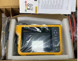 1PCS Fluke 1773  Three-Phase Power Quality Analyzer Fluke 1773/CN FLUKE 1773 - Picture 1 of 1