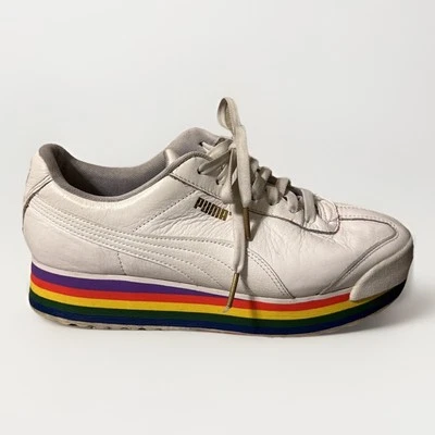 PUMA Roma Rainbow 运动鞋女式 9.5 码白色低帮 LGBTQ Pride Gay — 第 1/4 张图片
