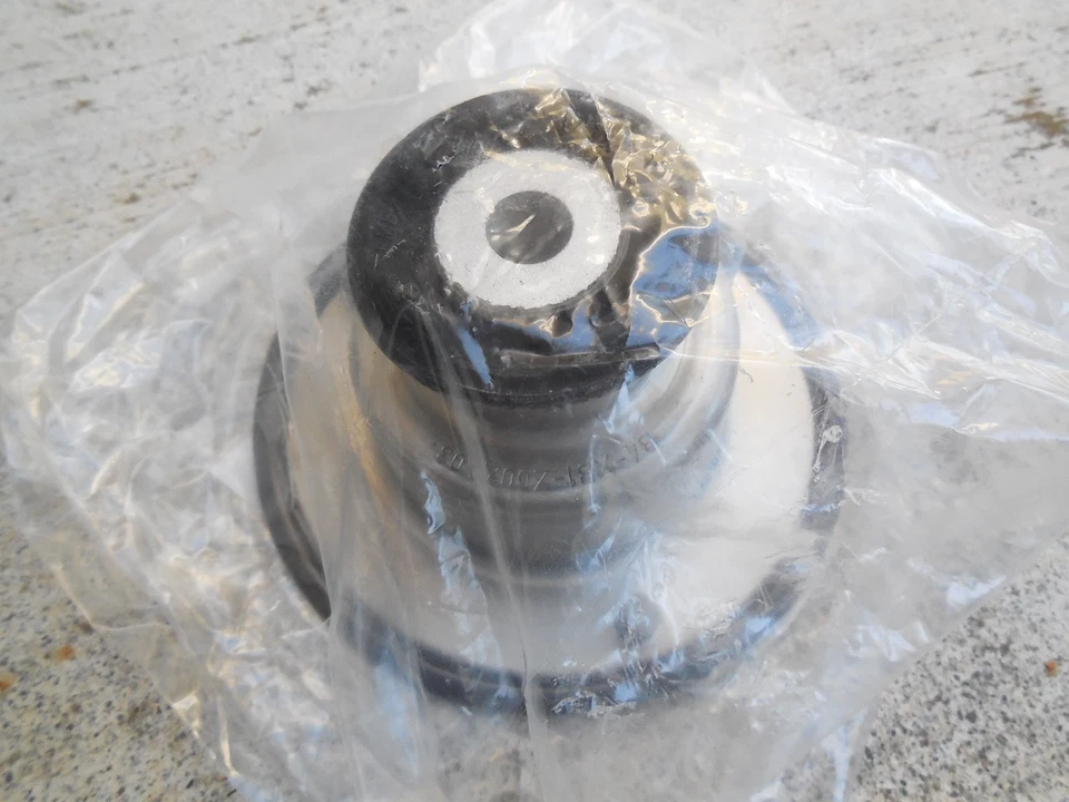 Porsche Boxster / Cayman Stoßdämpfer Halterung Hinten Oben Neu - Bild 1 von 1